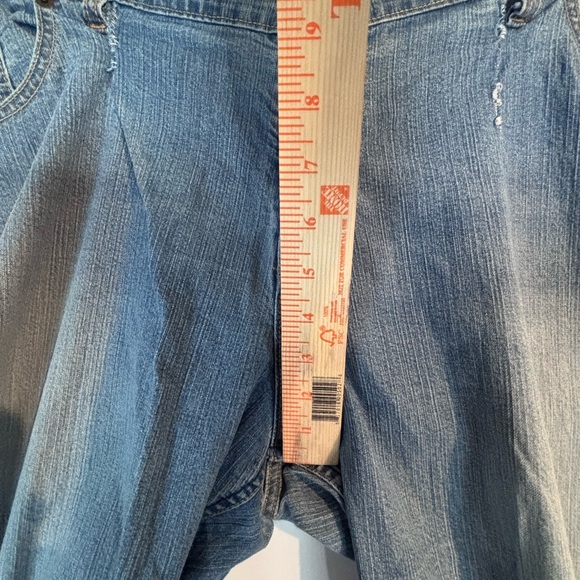 Levi Strauss Signature Bootcut Jeans Women’s 24W Short Blue Denim - Picture 10 of 13